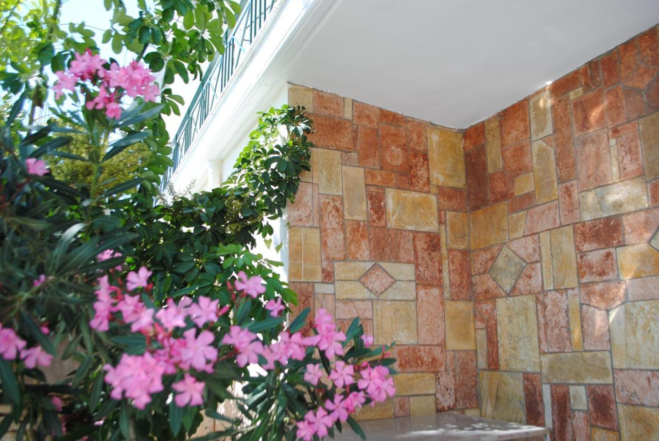 Hotel Mikela Ksamil Exterior foto
